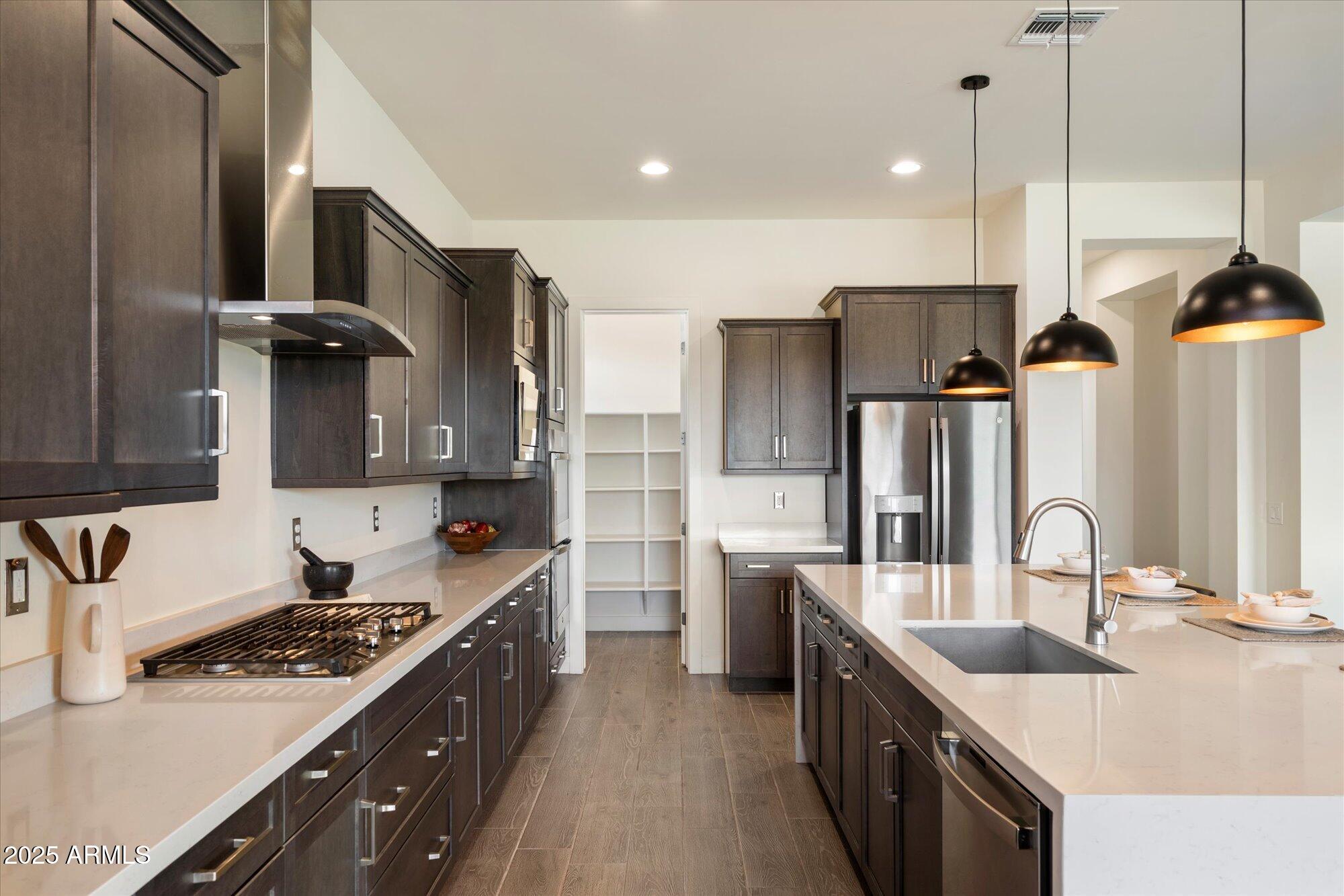 22842 E VIA LAS BRISAS --