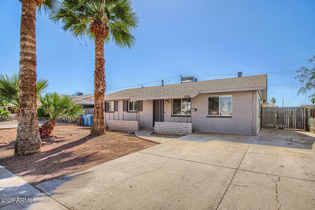 Photo of 2930 N 80th Lane, Phoenix, AZ 85033 (MLS # 7002598)