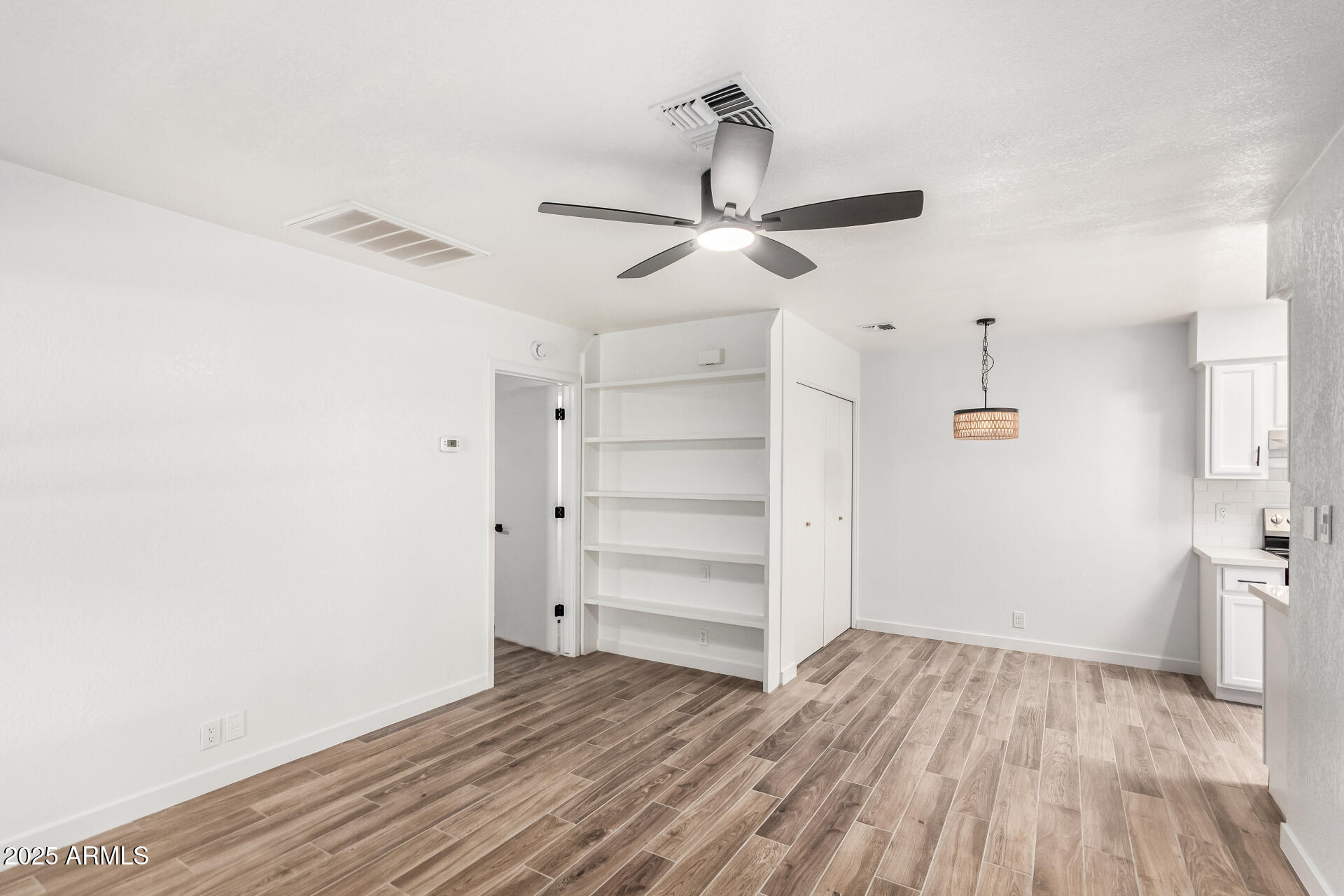 9035 W ELM Street 3