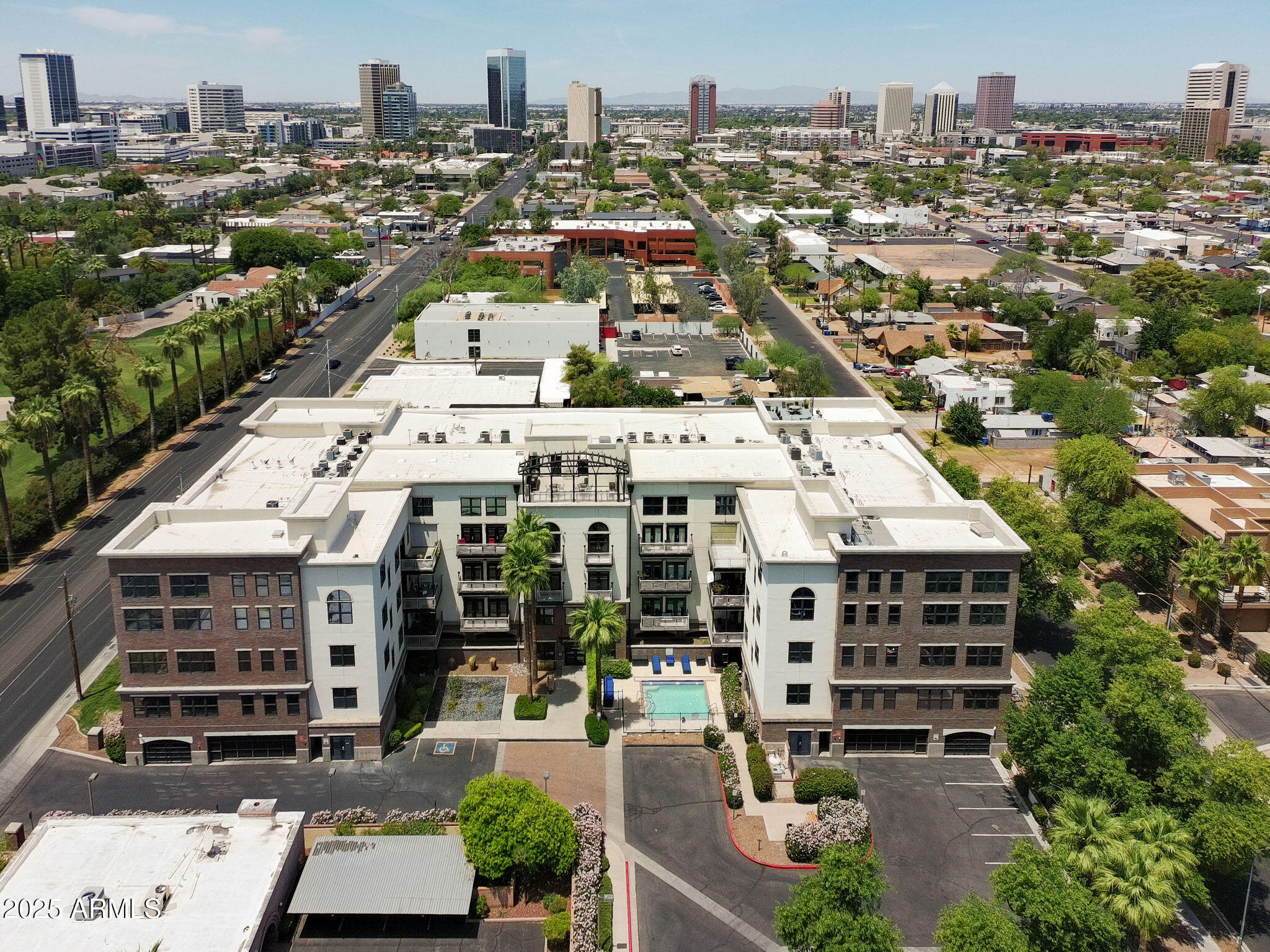 914 E OSBORN Road 202