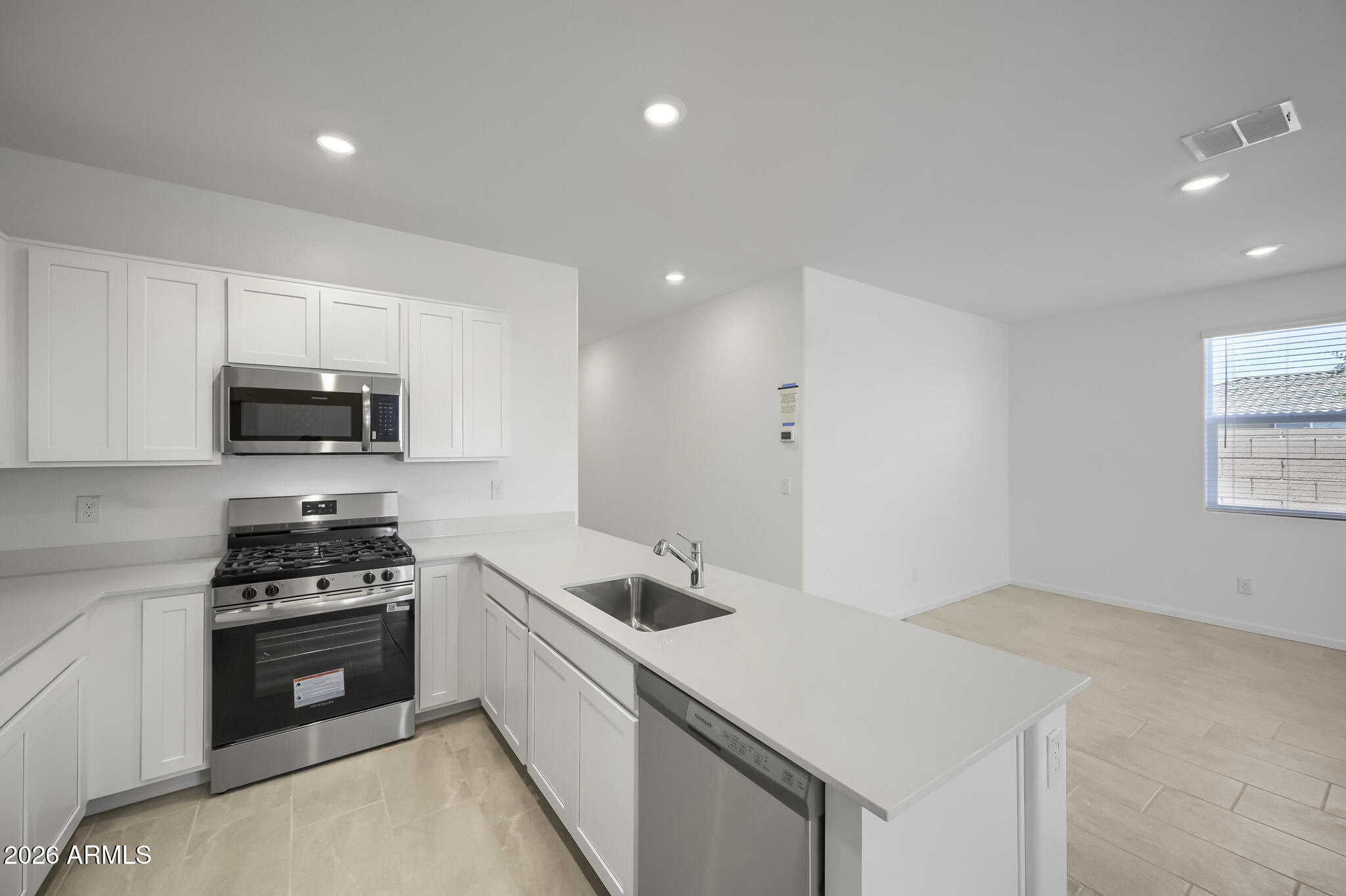 4587 E KENNETH Lane