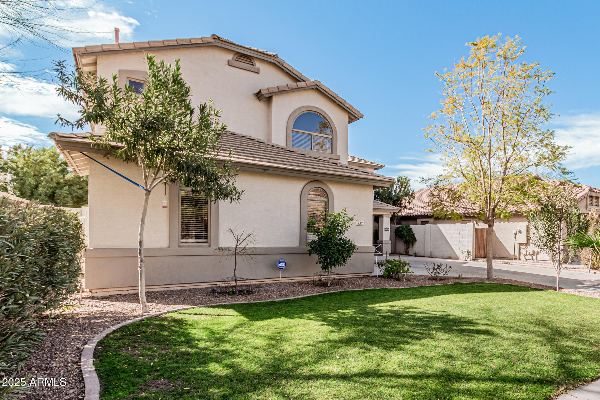 337 E CLAIRIDGE Drive