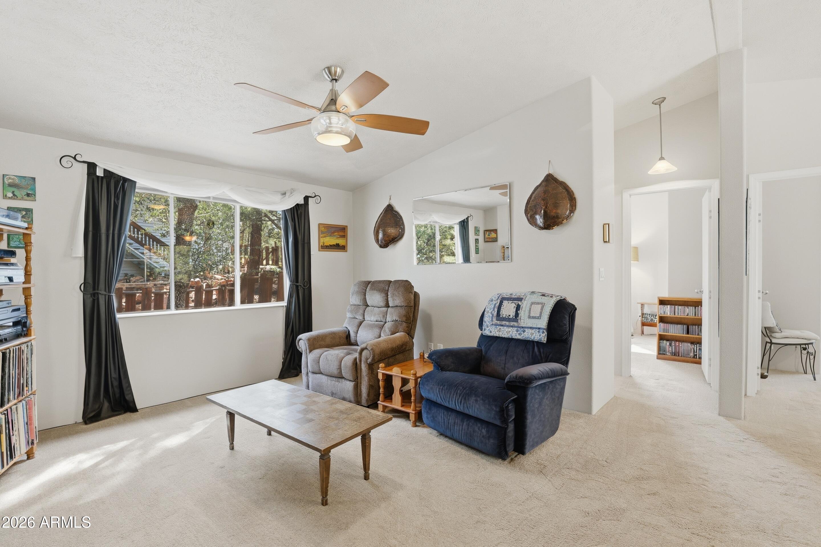 305 E Eidelweiss Circle