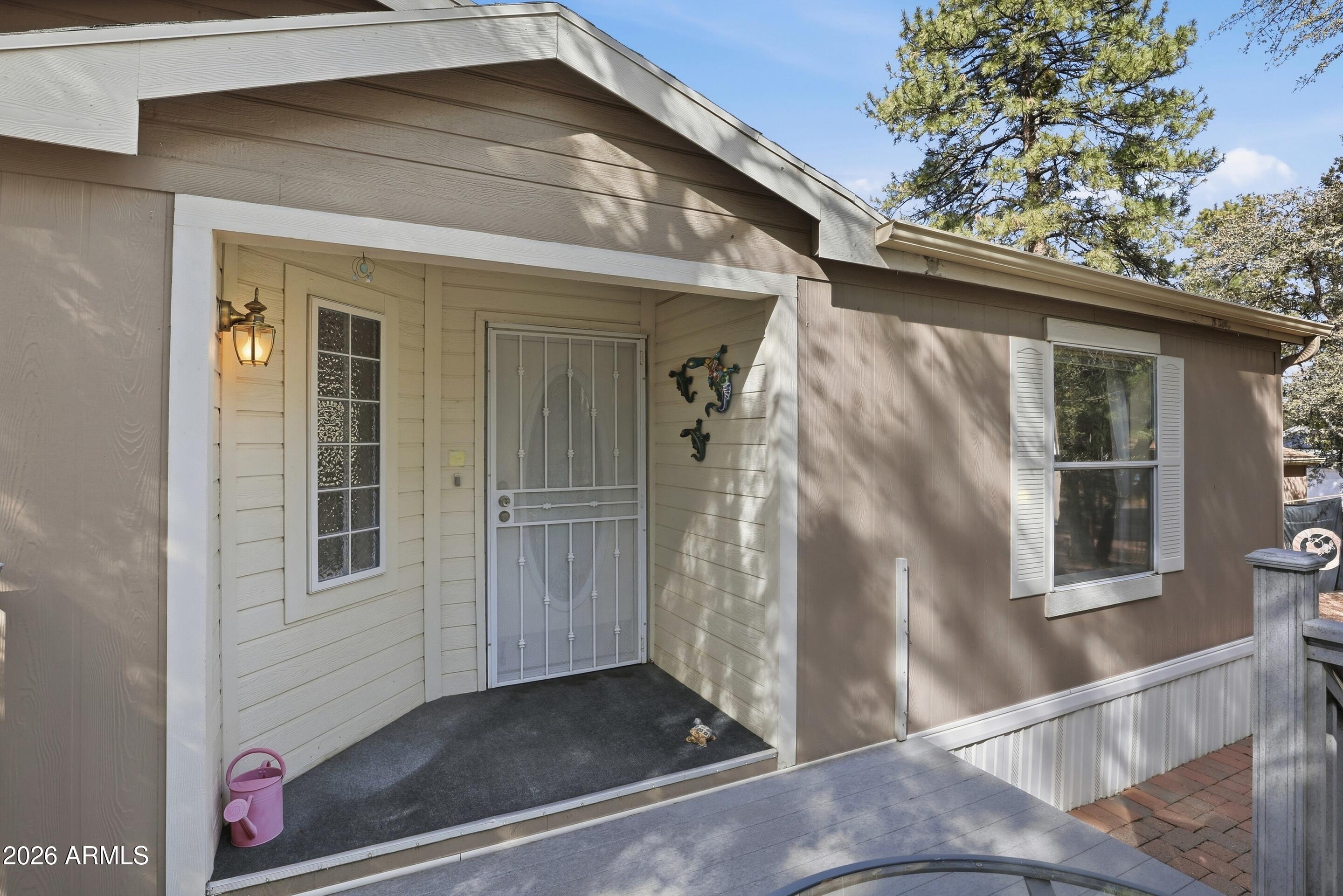 305 E Eidelweiss Circle