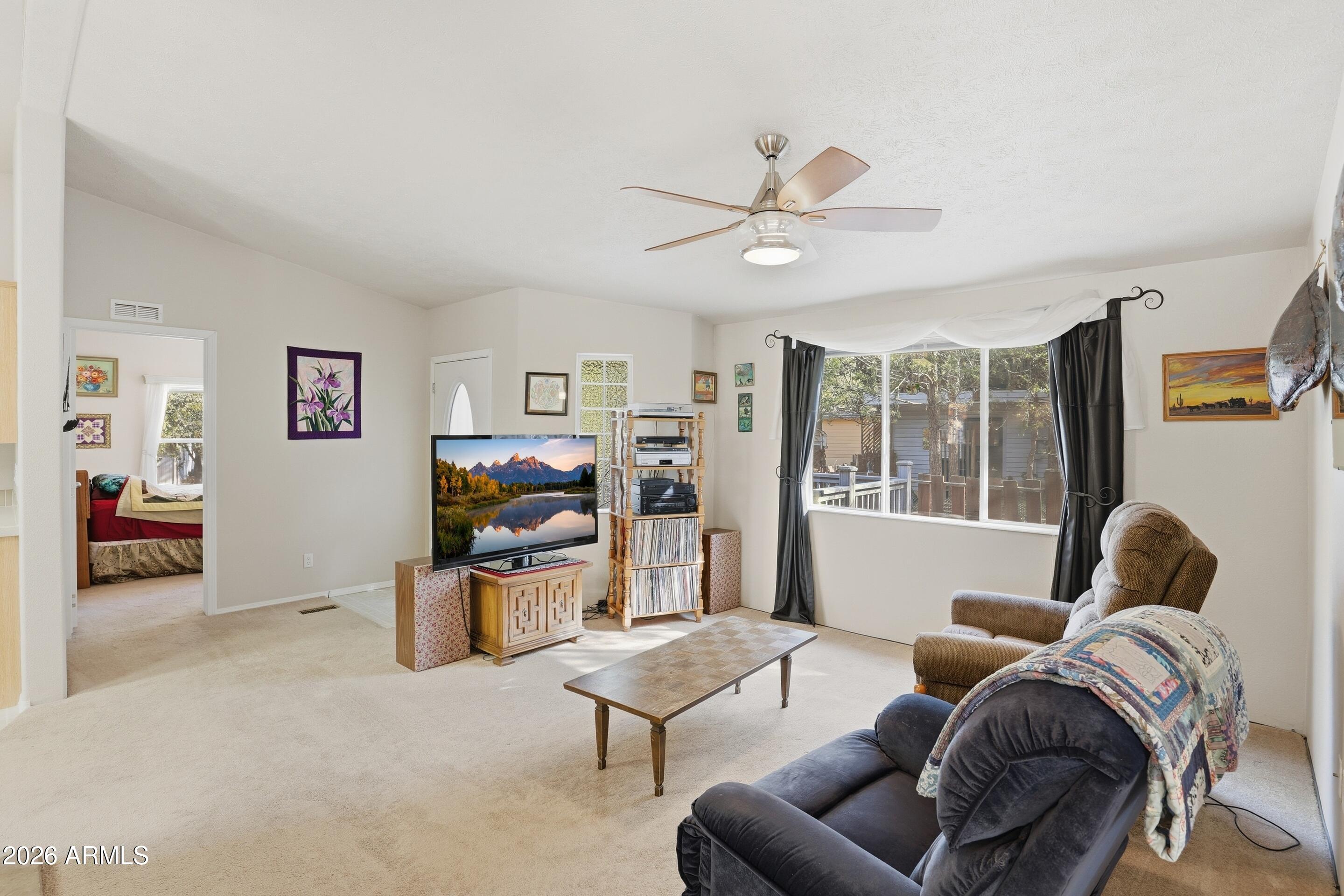 305 E Eidelweiss Circle