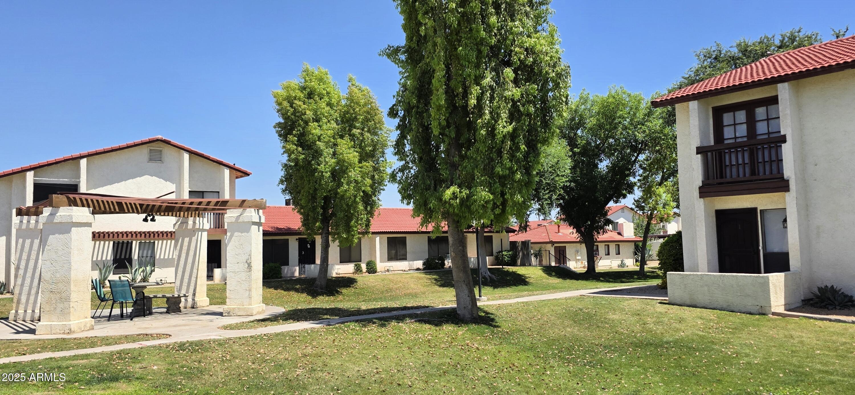 2831 E Waltann Lane 1