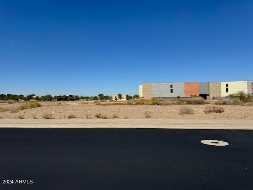 Photo of 123 W Estero Ct #20, Litchfield Park, AZ 85340 (MLS # 6970304)