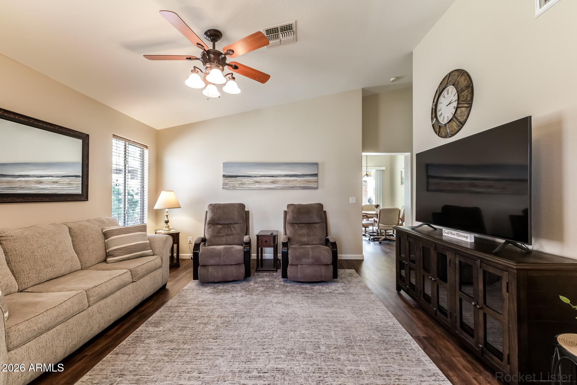 2643 E DESERT WIND Drive