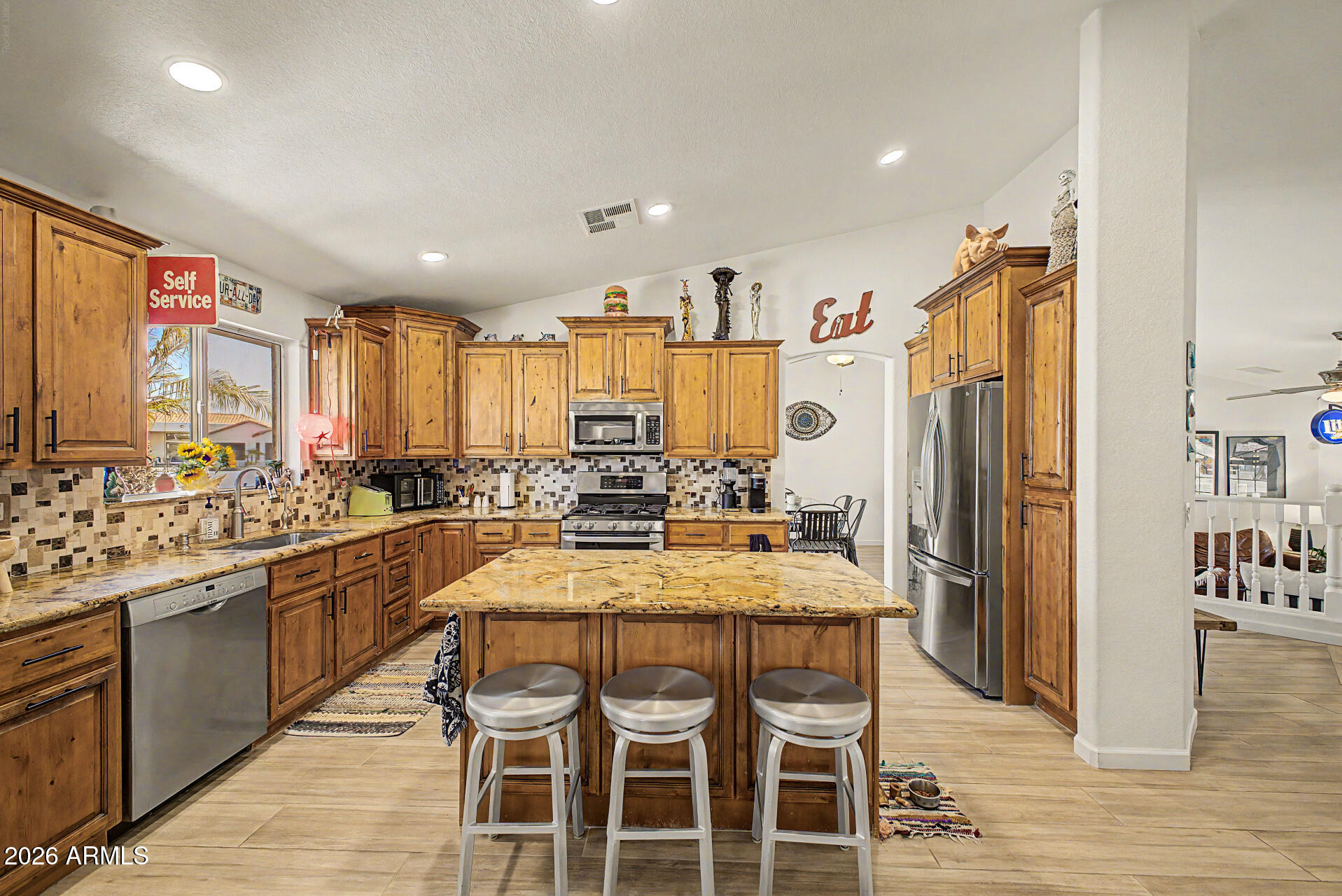 5465 W QUAIL Avenue