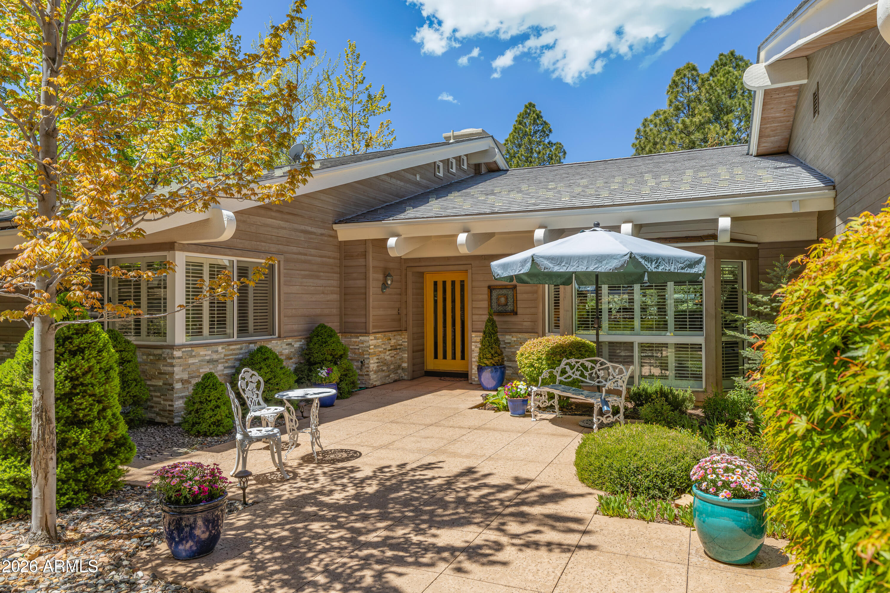 1607 N MARIPOSA Road