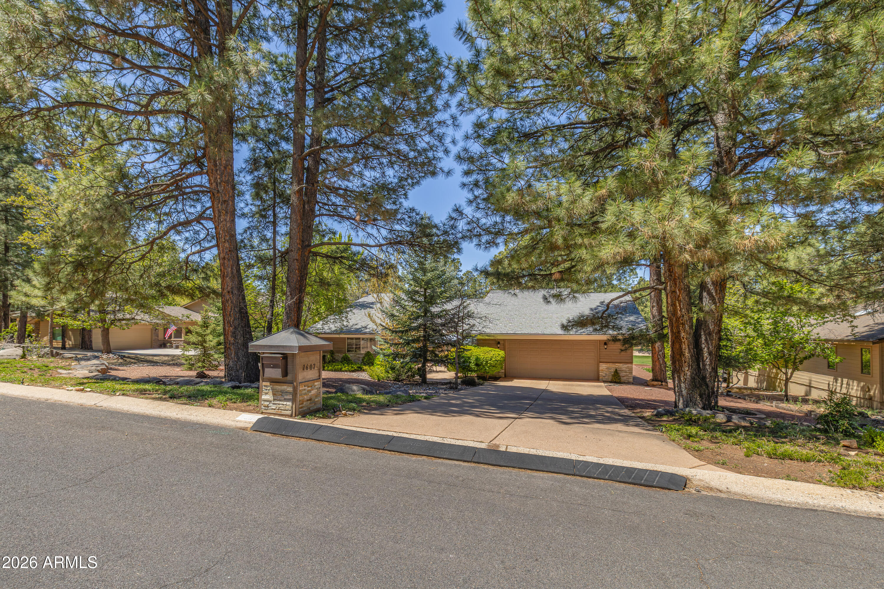 Flagstaff, Arizona, 86004, United States, 3 Bedrooms Bedrooms, ,3 BathroomsBathrooms,Residential,Pending,2045808