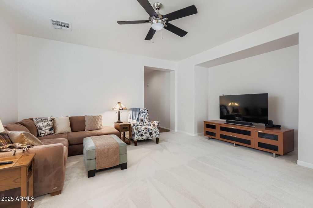 Photo of 3323 E Oakland Street, Gilbert, AZ 85295 (MLS # 6919359)