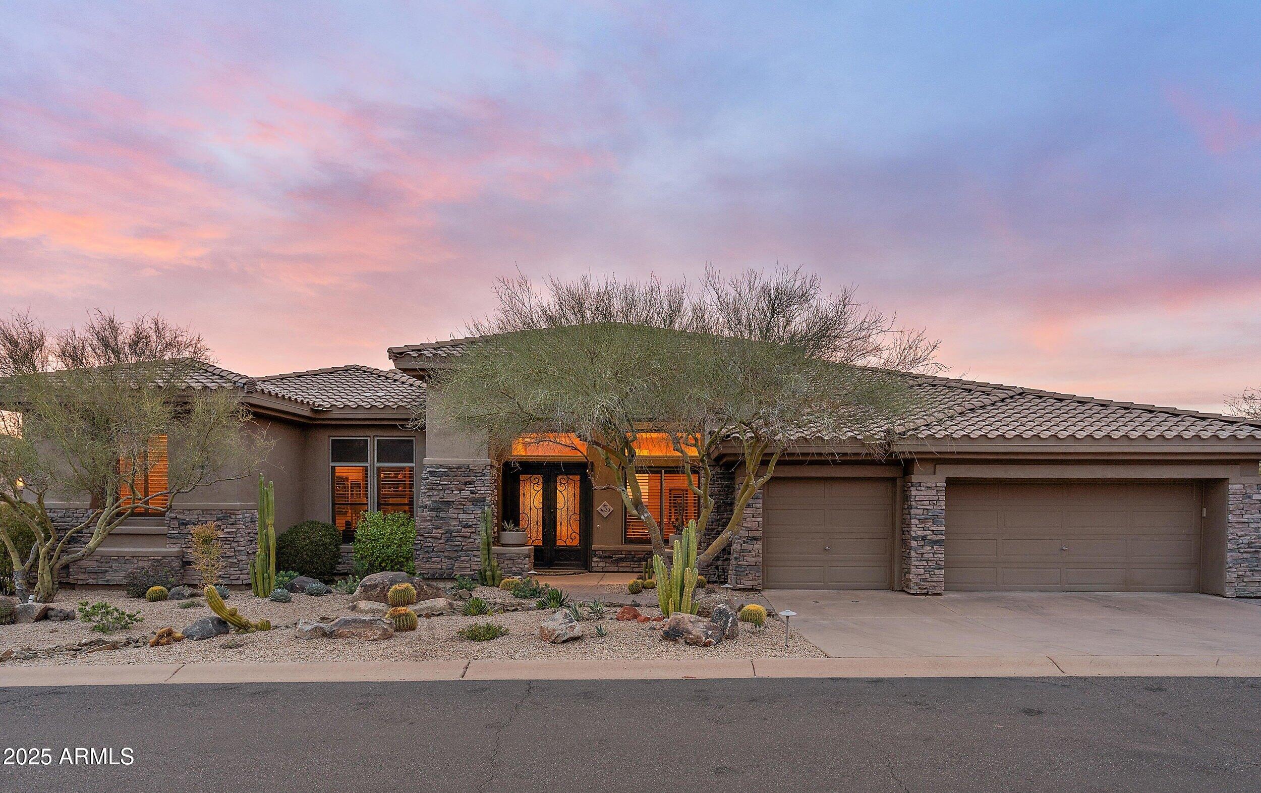 9620 E ROADRUNNER Drive