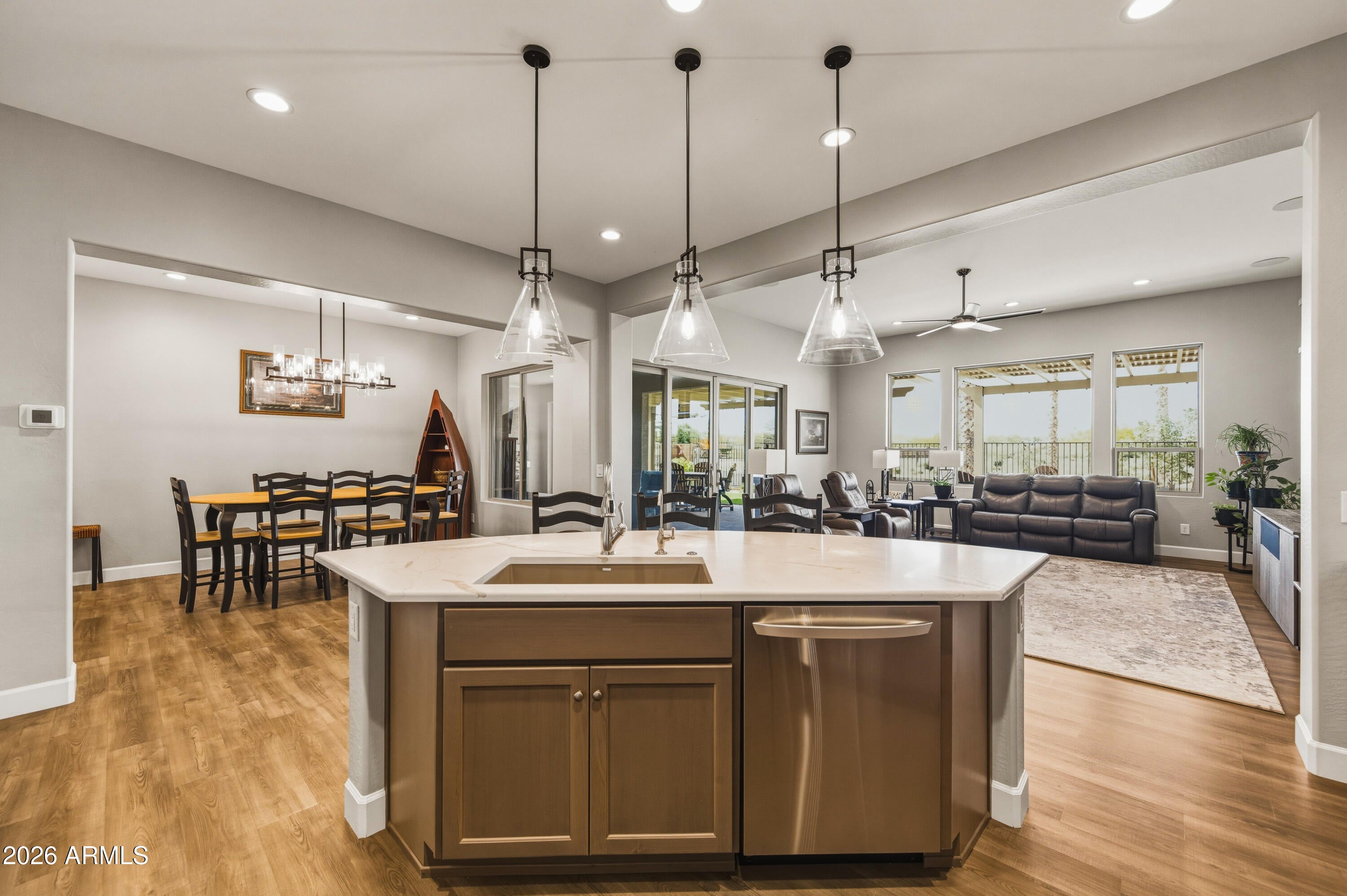 4318 W ACACIA Drive