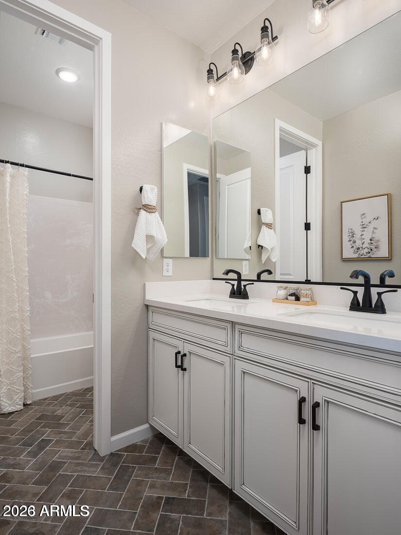 HERITAGE POINTE - Residential
