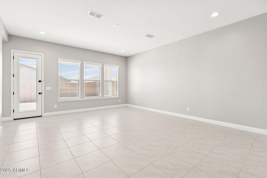 Photo of 5623 N 193rd Drive, Litchfield Park, AZ 85340 (MLS # 6909759)