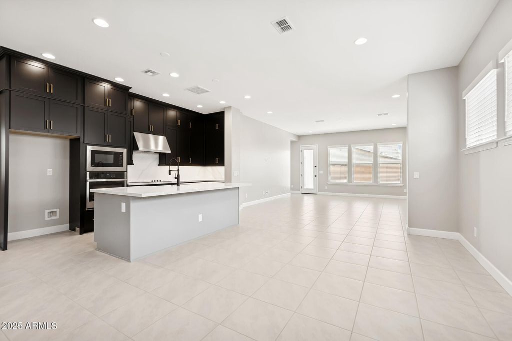 Photo of 5623 N 193rd Drive, Litchfield Park, AZ 85340 (MLS # 6909759)