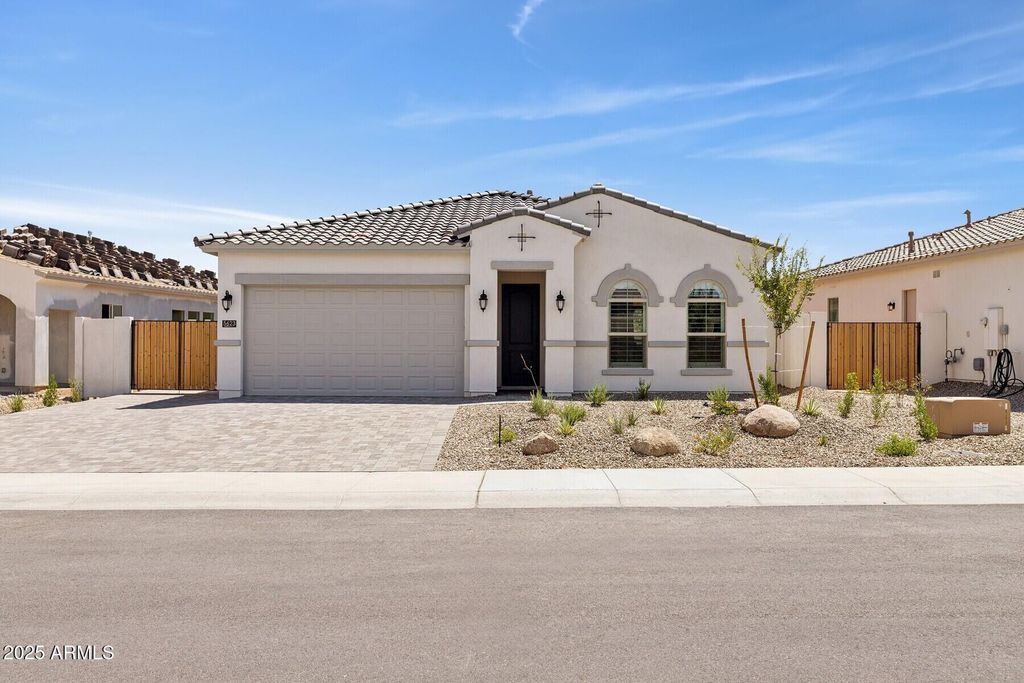 Photo of 5623 N 193rd Drive, Litchfield Park, AZ 85340 (MLS # 6909759)