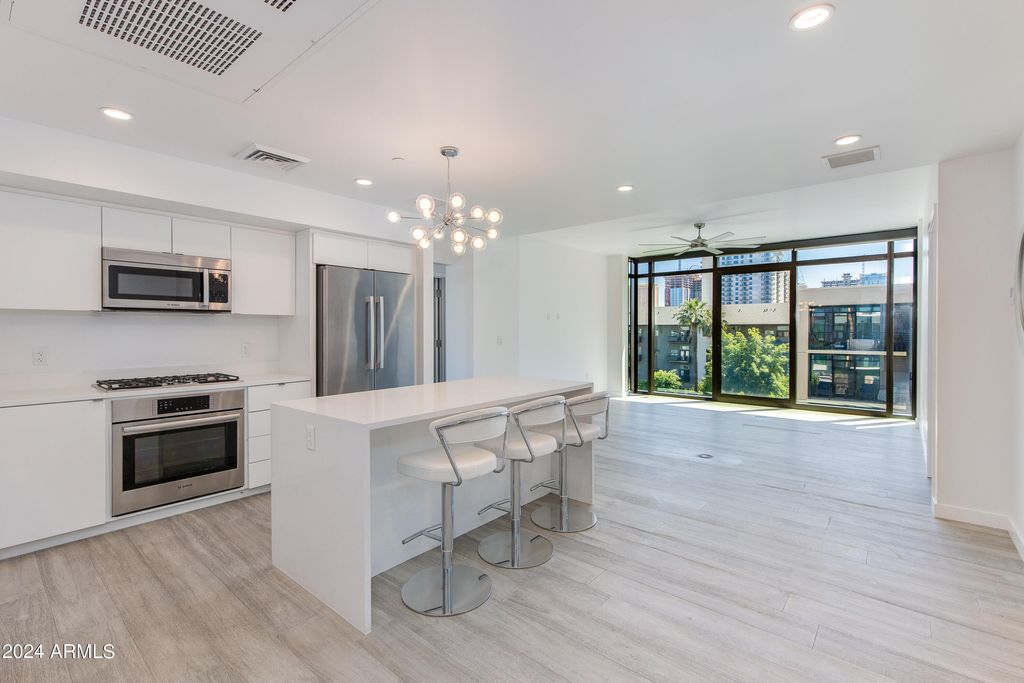 Photo of 200 W Portland Street #511, Phoenix, AZ 85003 (MLS # 6931112)