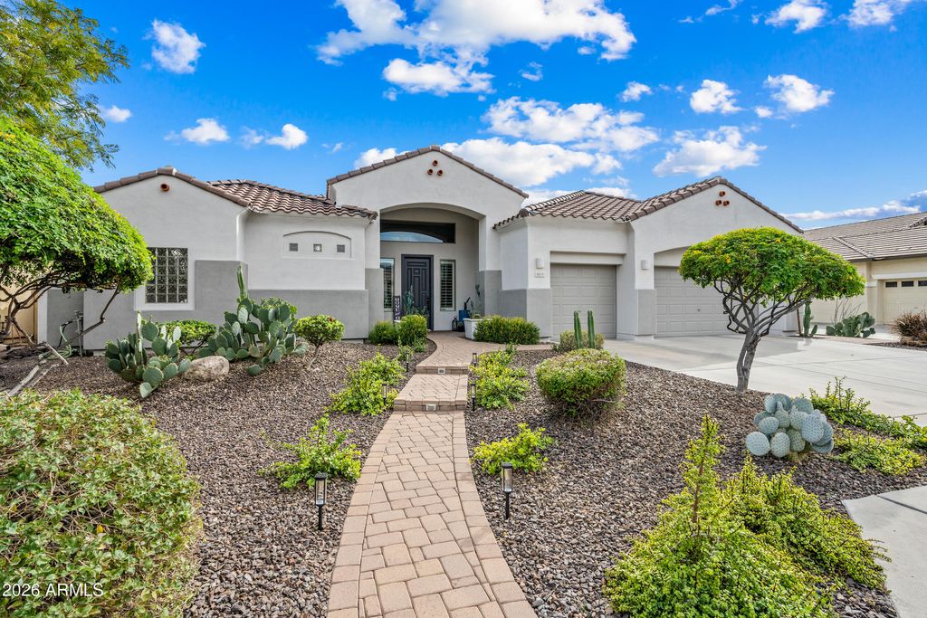 Photo of 5005 W Range Mule Drive, Phoenix, AZ 85083 (MLS # 6998239)