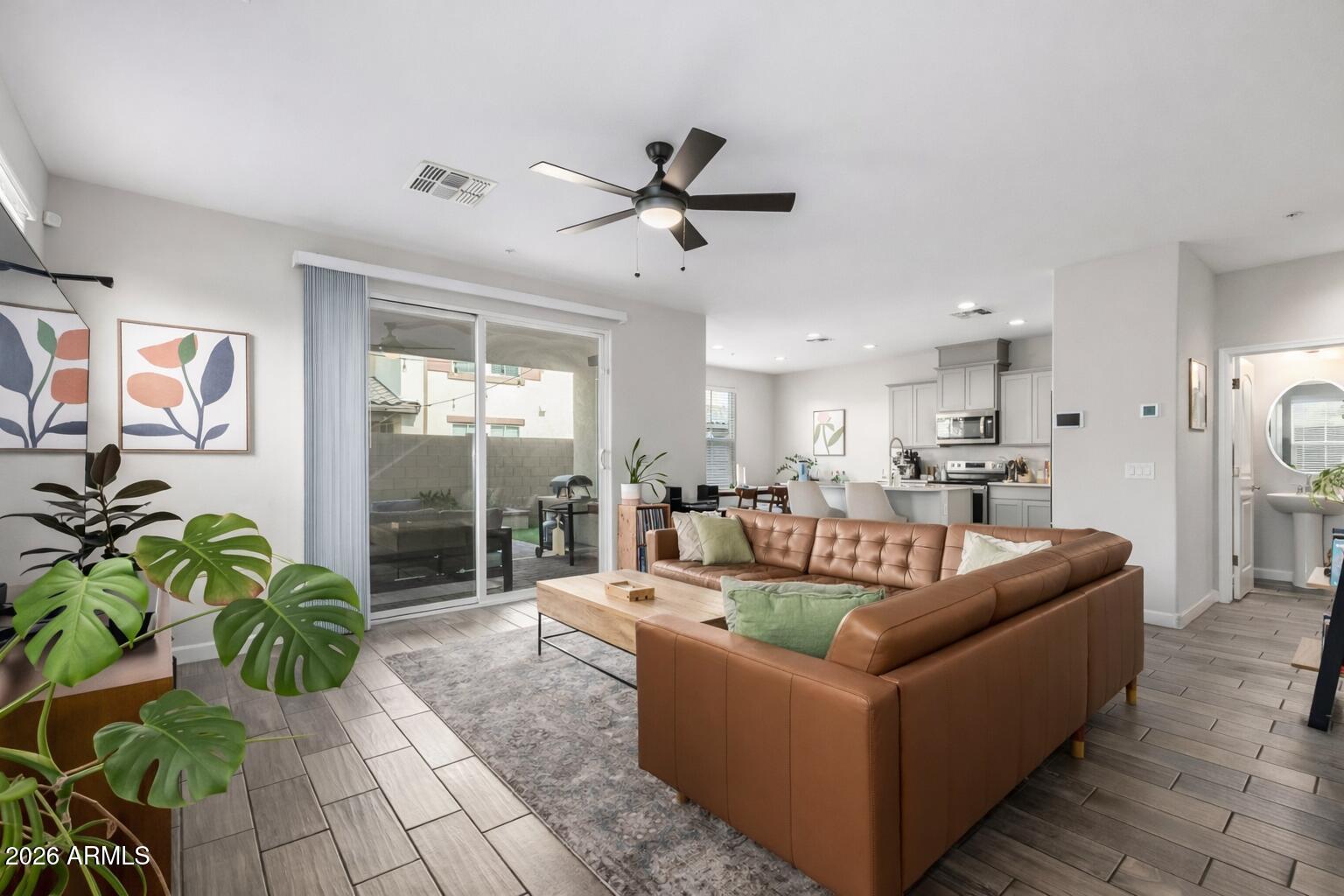 1255 N ARIZONA Avenue 1047