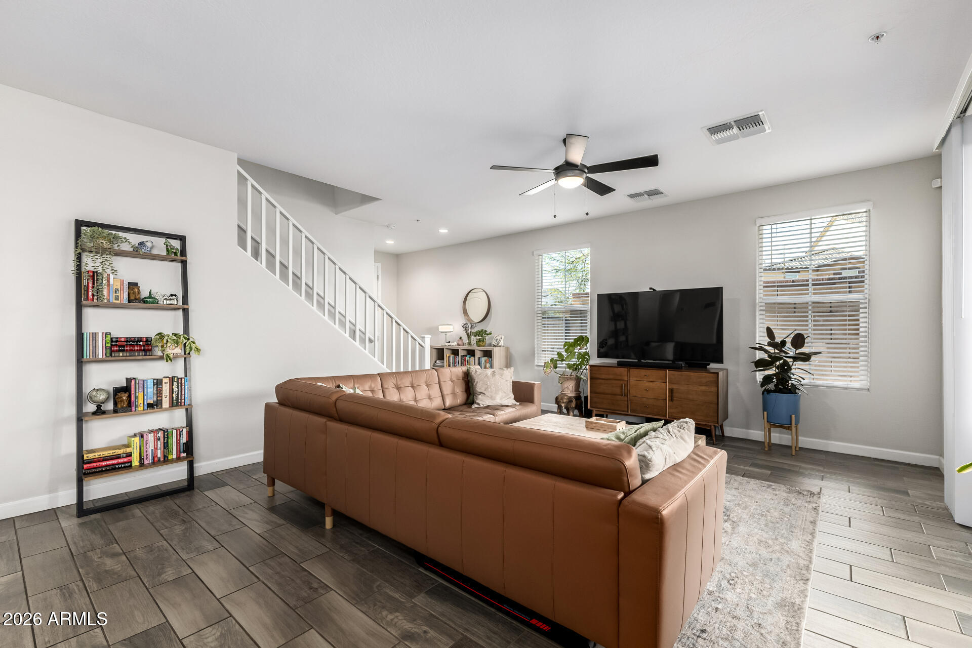 1255 N ARIZONA Avenue 1047