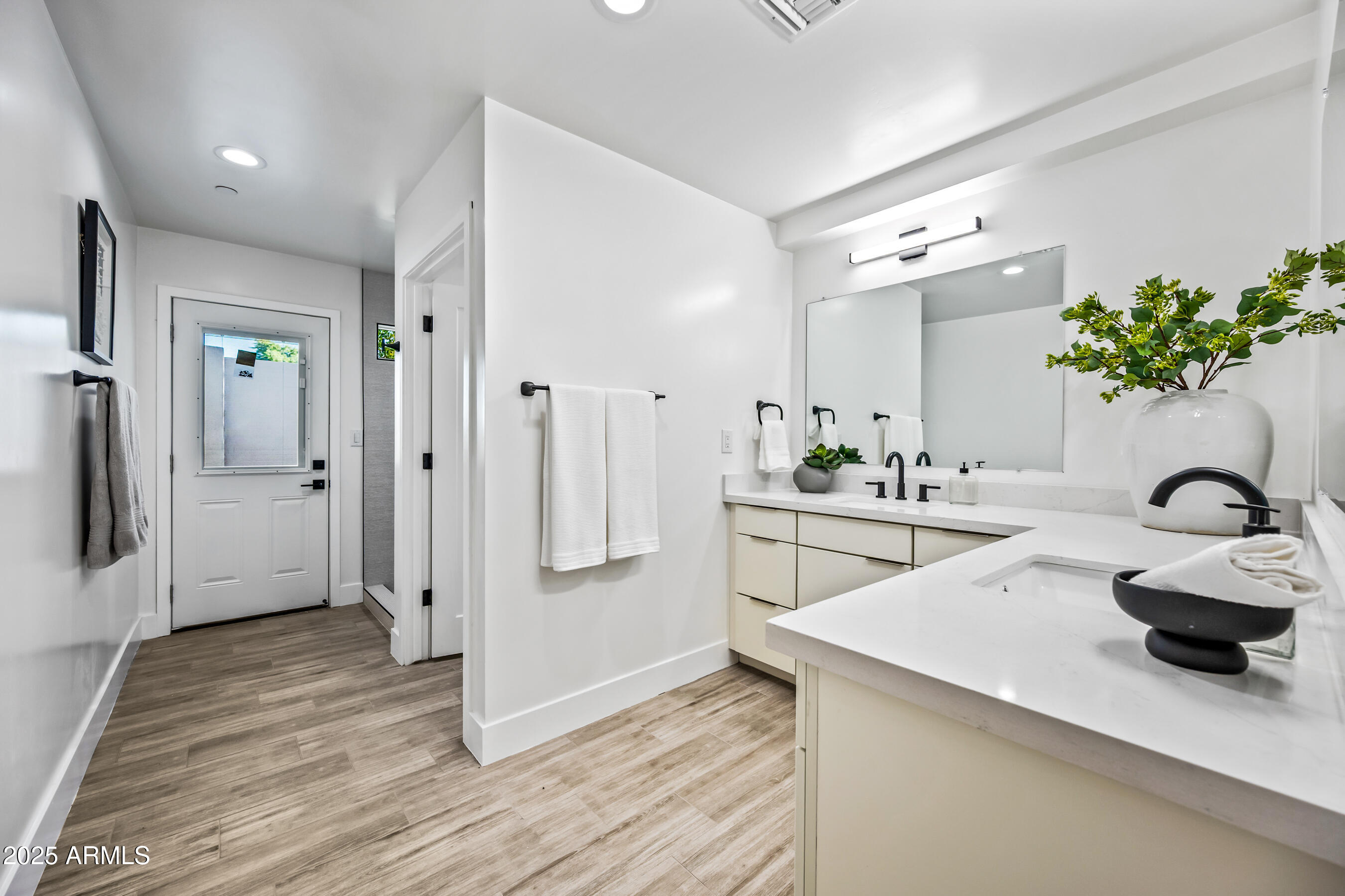 Scottsdale, Arizona, 85258, United States, 4 Bedrooms Bedrooms, ,4 BathroomsBathrooms,Residential,Active,1994950