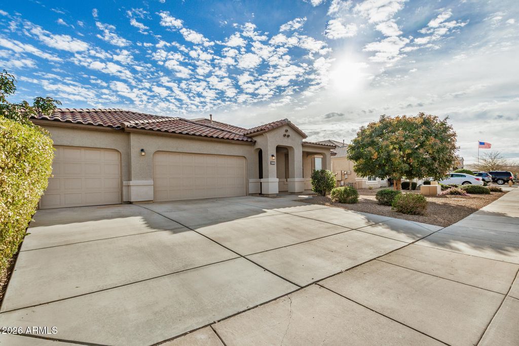 Photo of 26105 N 137th Lane, Peoria, AZ 85383 (MLS # 6974046)