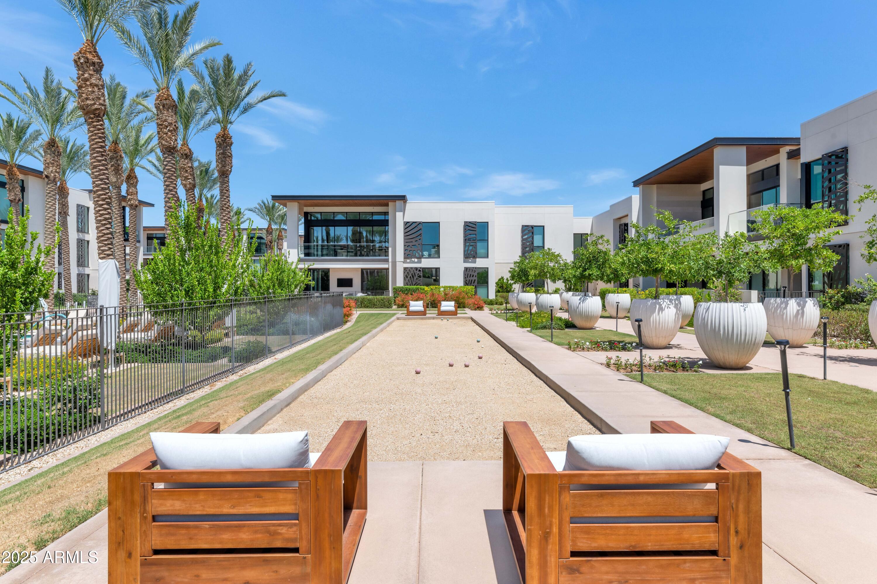 6587 N PALMERAIE Boulevard 1051