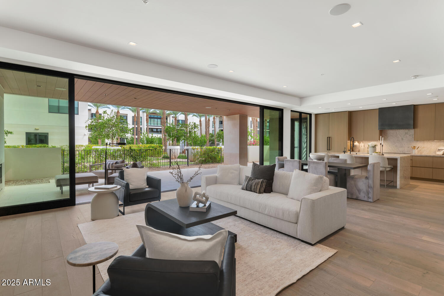 6587 N PALMERAIE Boulevard 1051
