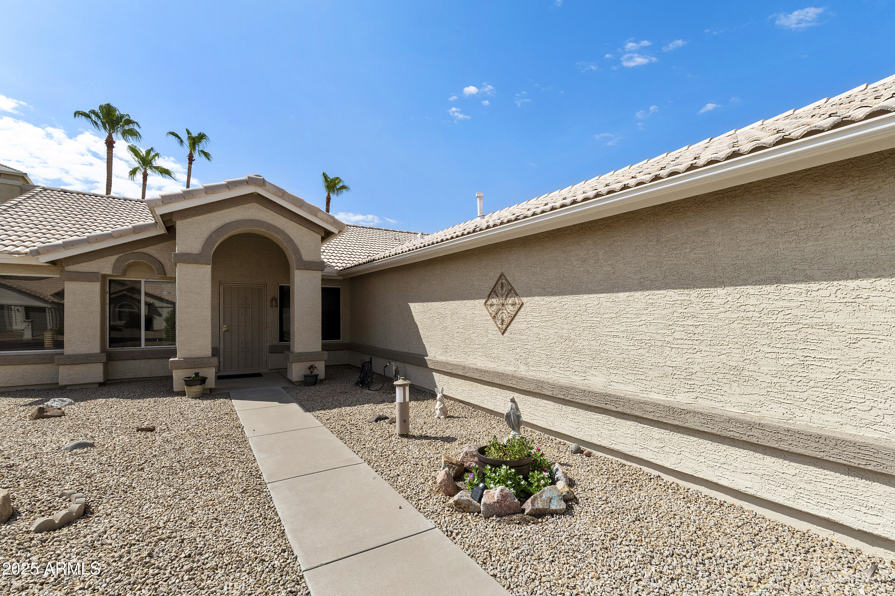 9421 E NACOMA Drive