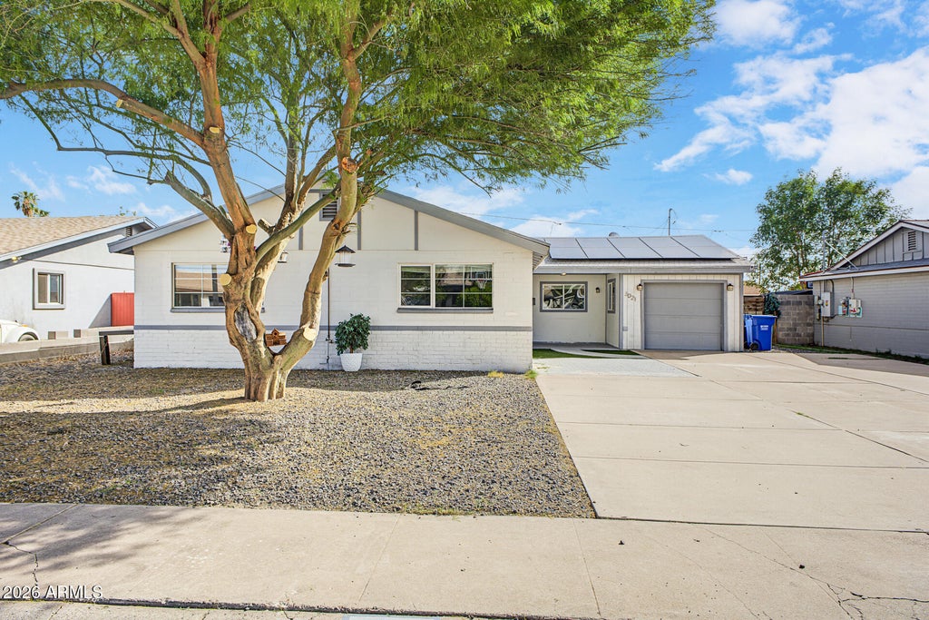 Photo of 3021 W Bloomfield Road, Phoenix, AZ 85029 (MLS # 7092694)