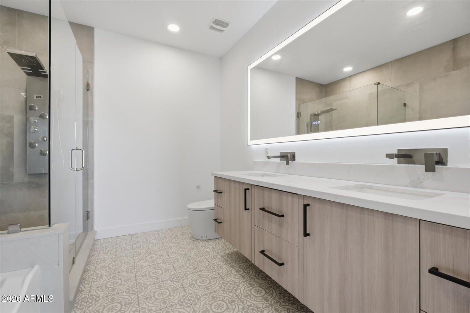 SENECA LUXURY CONDOMINIUMS - Residential