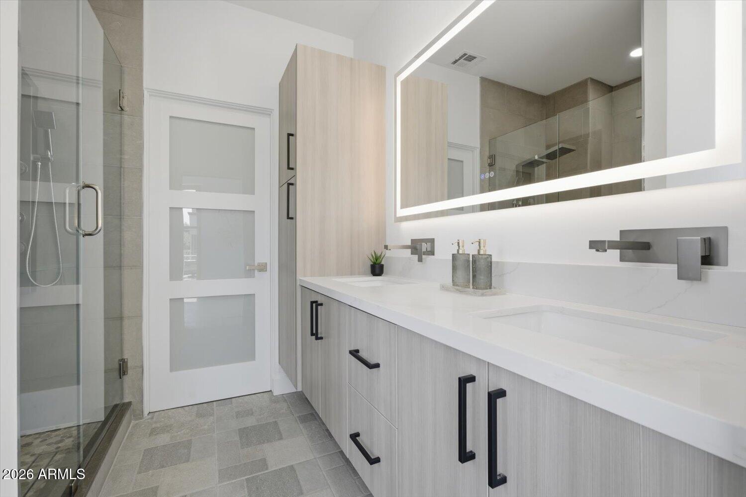 SENECA LUXURY CONDOMINIUMS - Residential