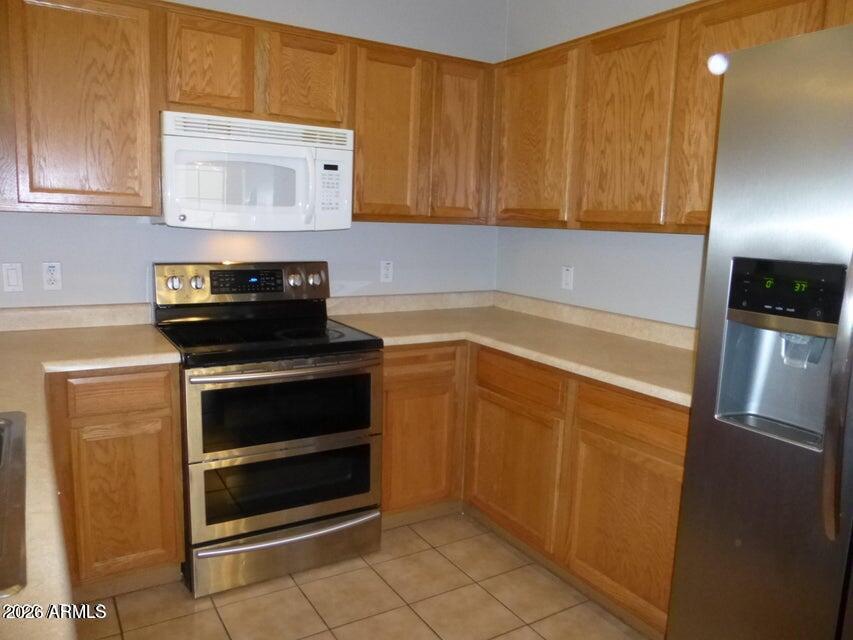 2727 N PRICE Road 28