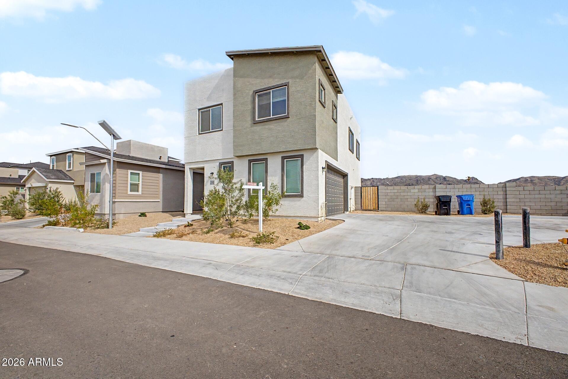 141 W Latona Road
