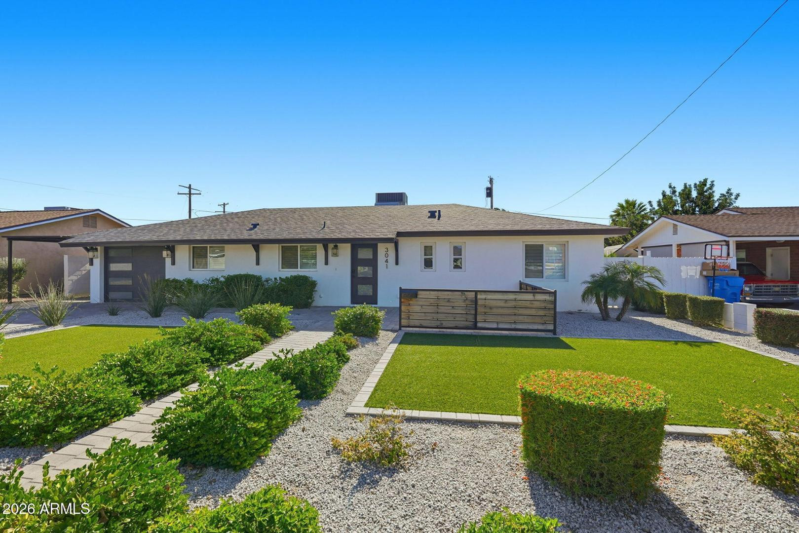 3041 E Elm Street