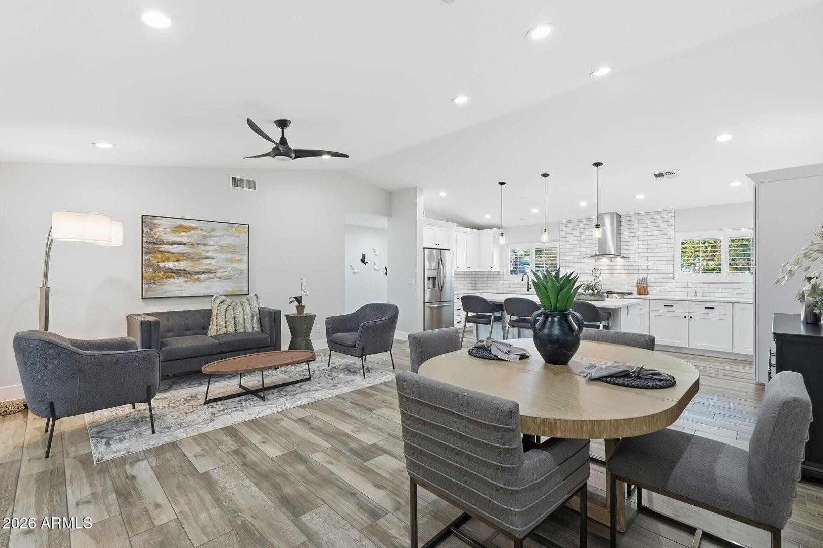 3041 E Elm Street