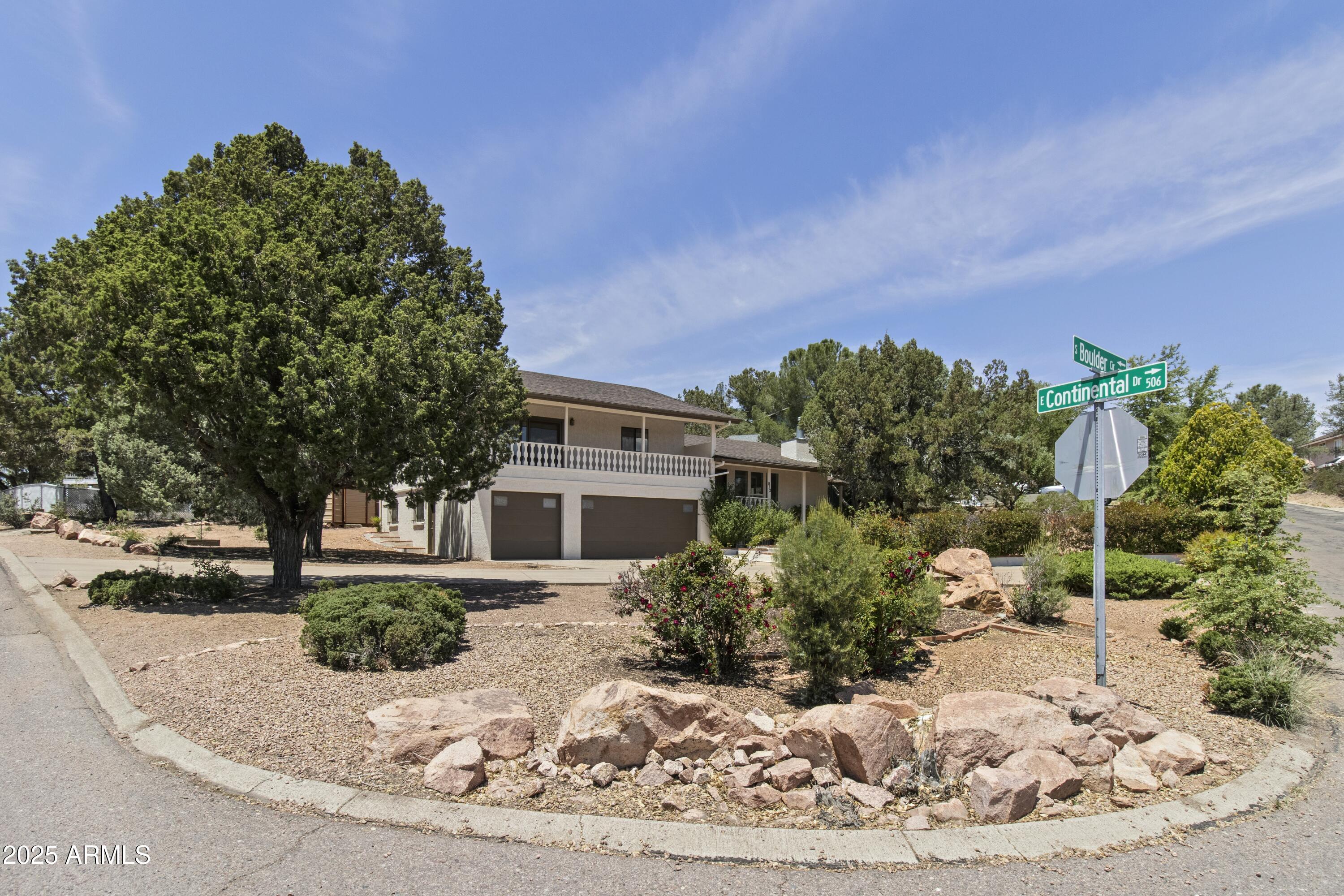 812 S BOULDER Circle