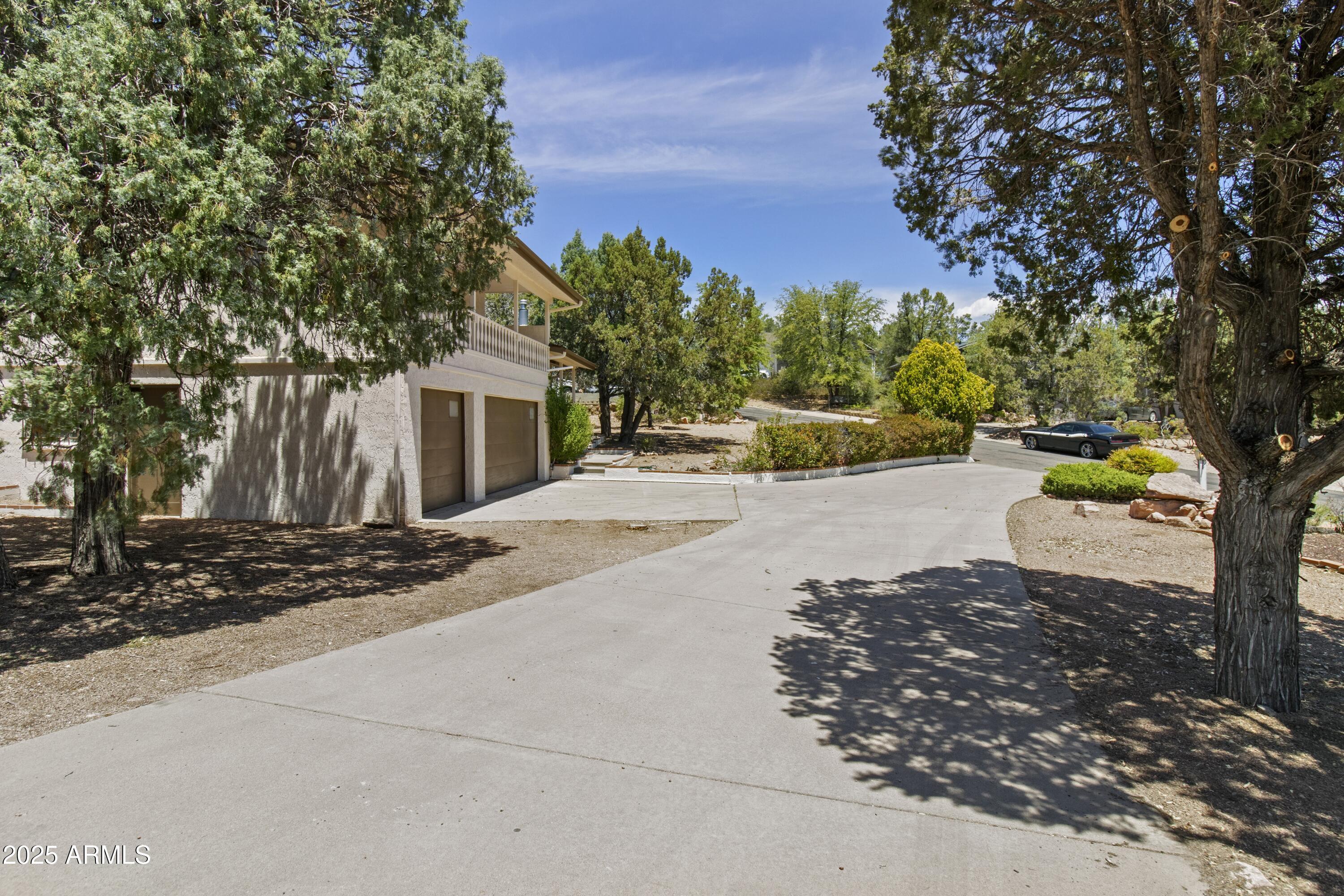 812 S BOULDER Circle