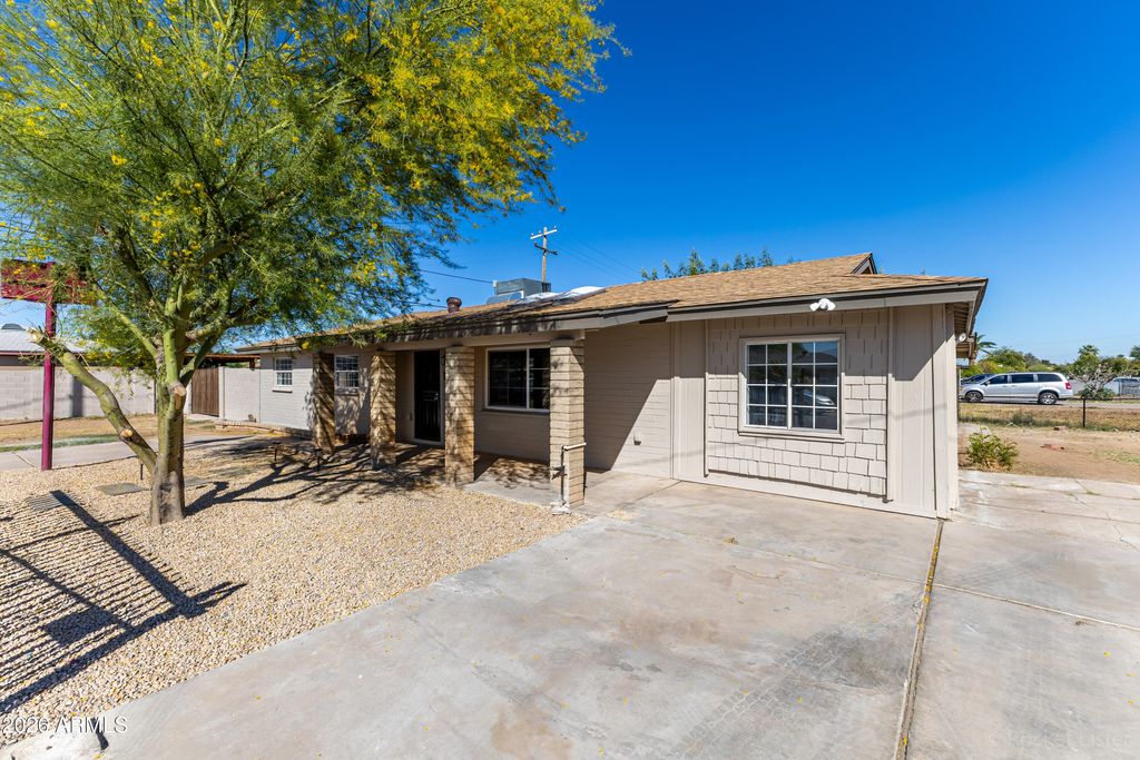 Photo of 1001 N 30th Avenue, Phoenix, AZ 85009 (MLS # 7000878)