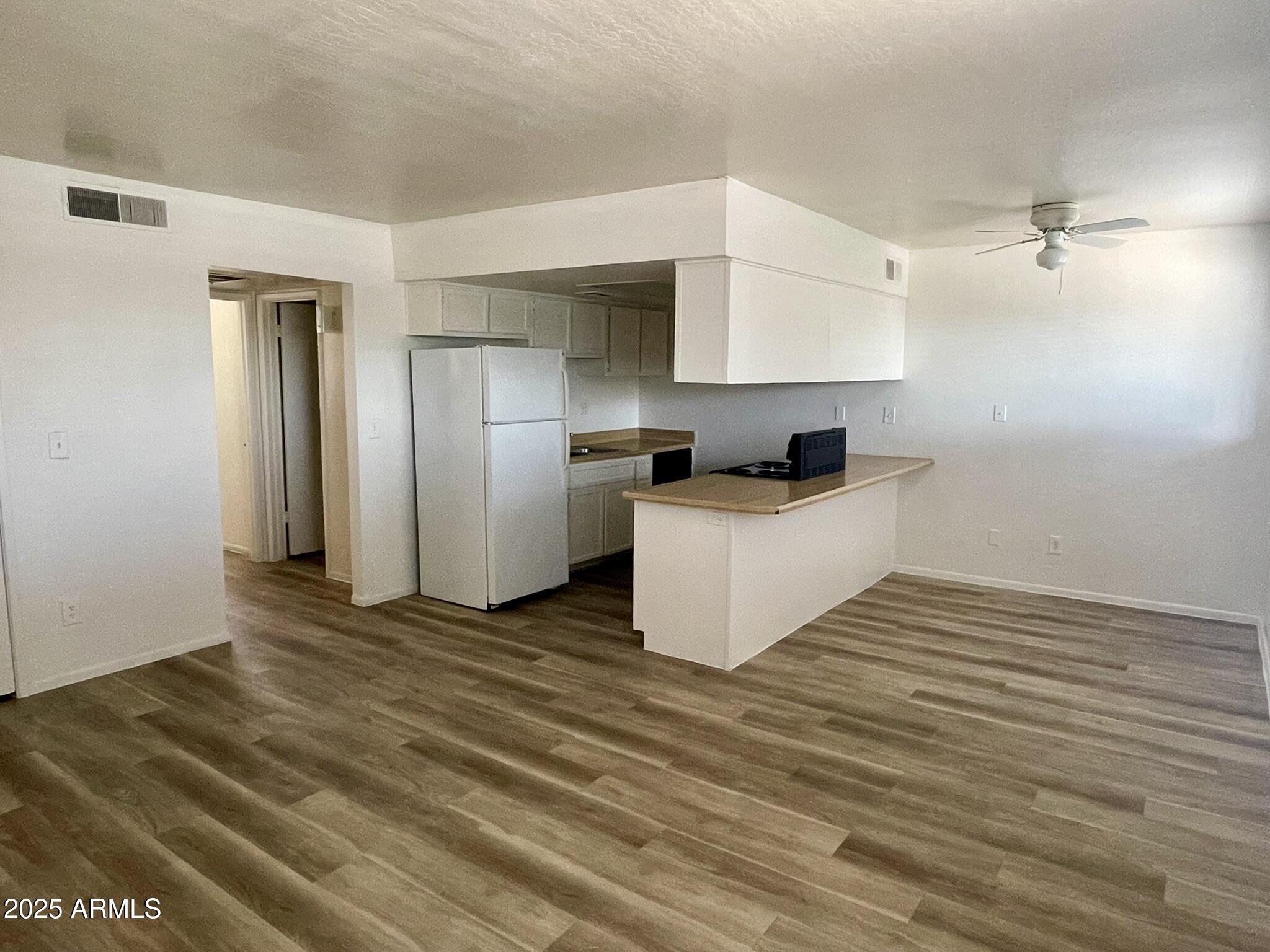 2002 E Sweetwater Avenue 202