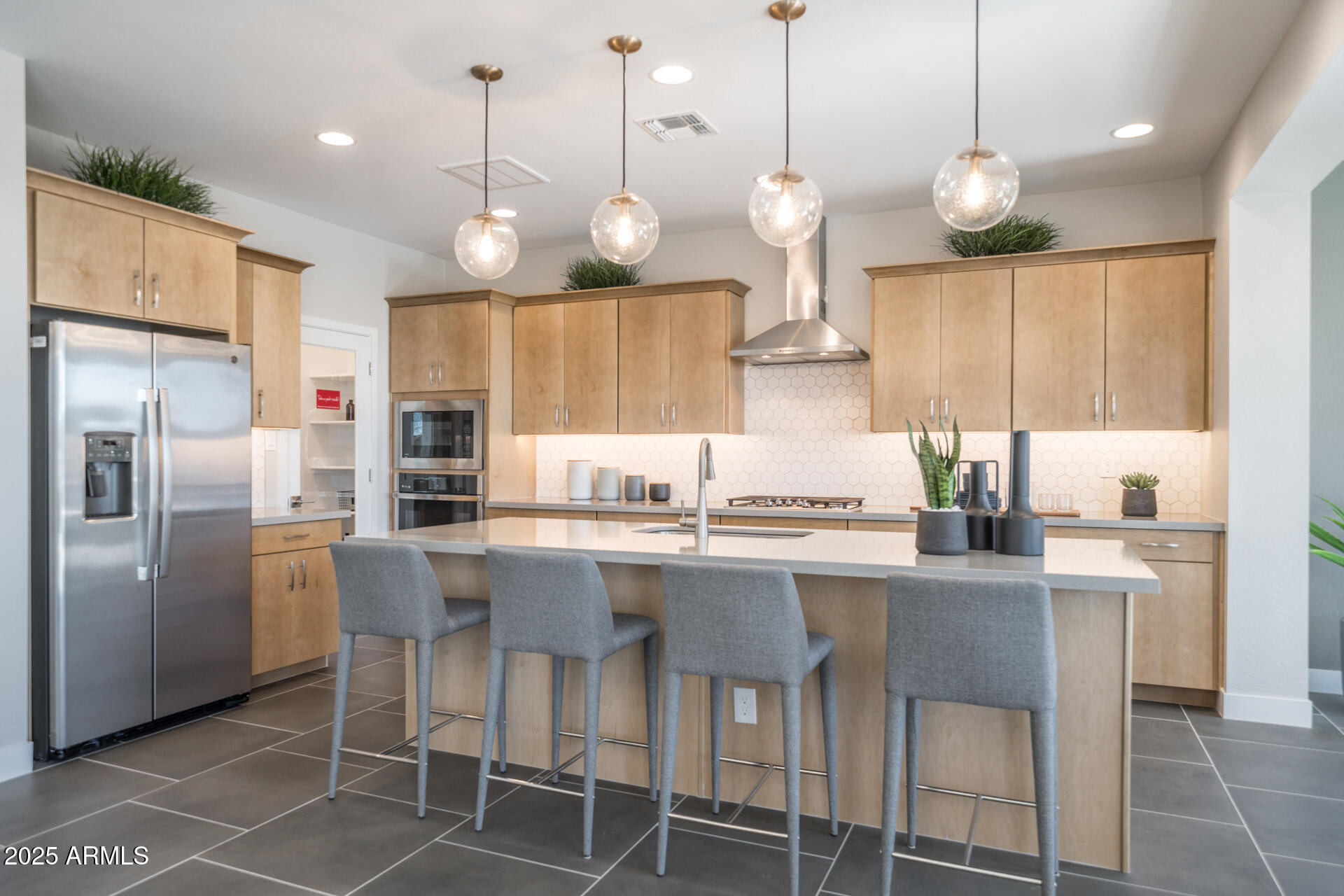 7921 E RALEIGH Avenue