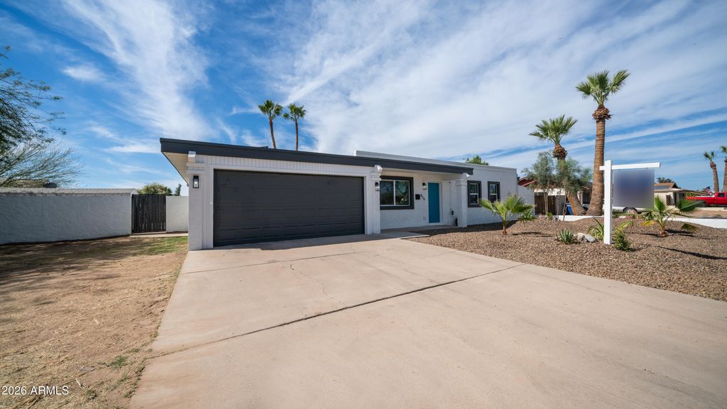 Photo of 856 N Jay Street, Chandler, AZ 85225 (MLS # 6990228)