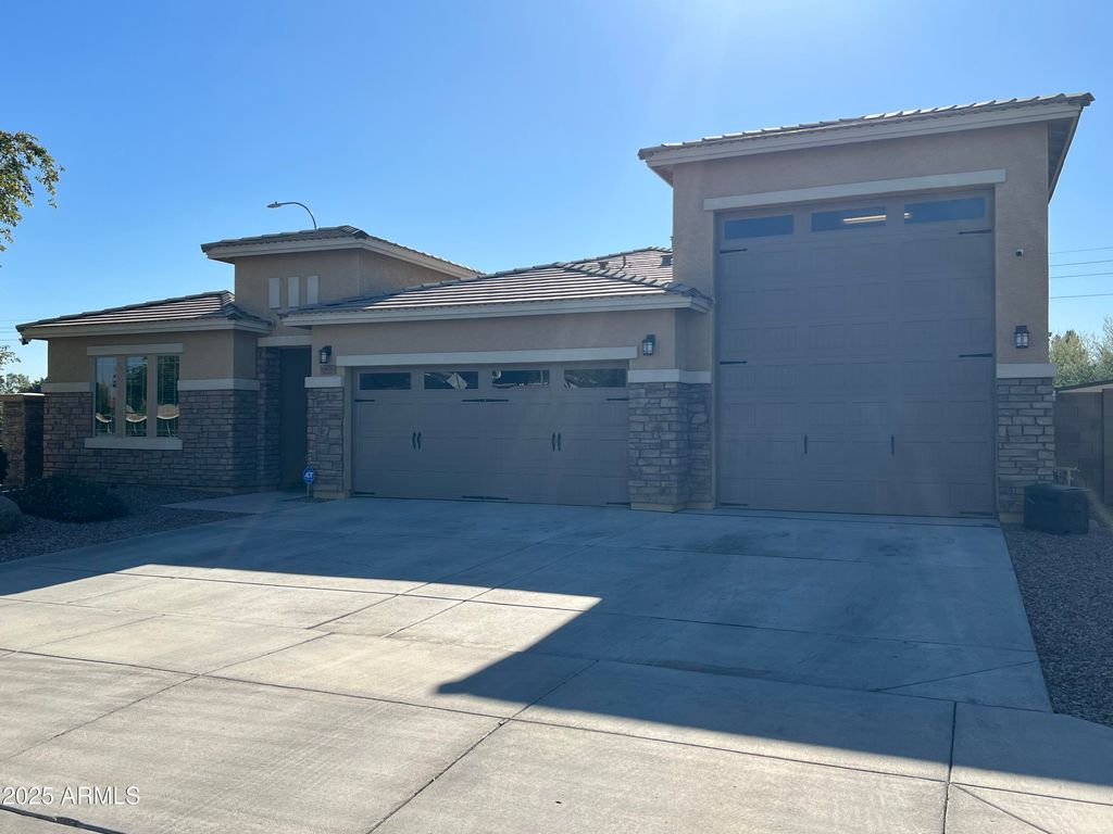 Photo of 10605 W Catalina Drive, Avondale, AZ 85392 (MLS # 7032158)