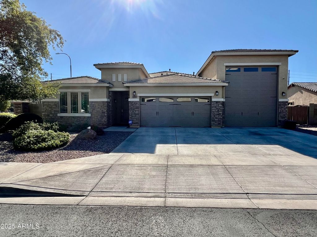 Photo of 10605 W Catalina Drive, Avondale, AZ 85392 (MLS # 7032158)