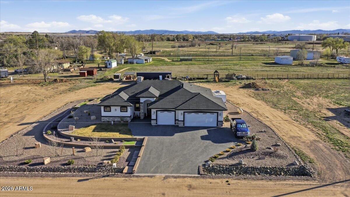 925 E Aztec Drive