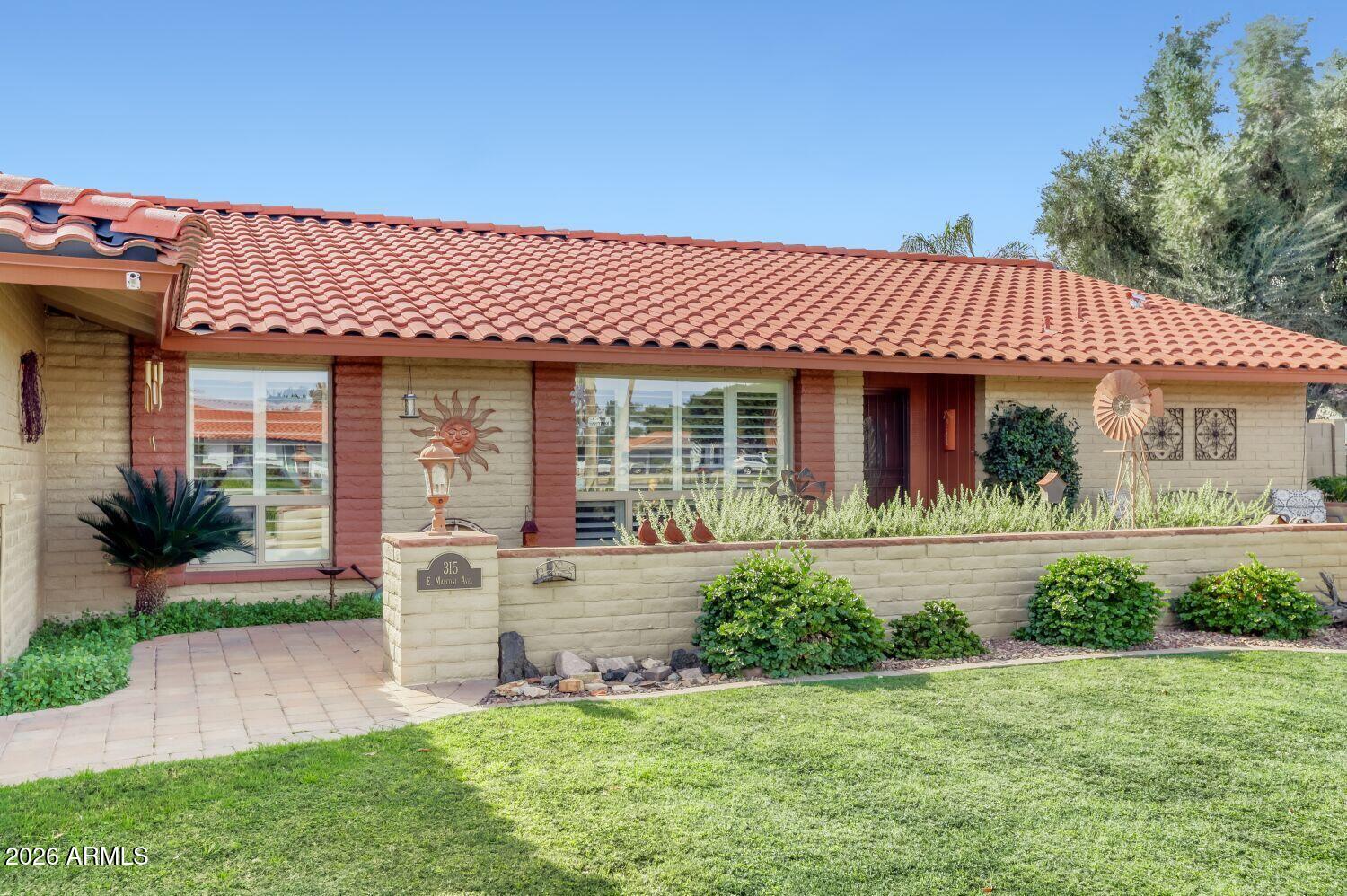 315 E MARCONI Avenue