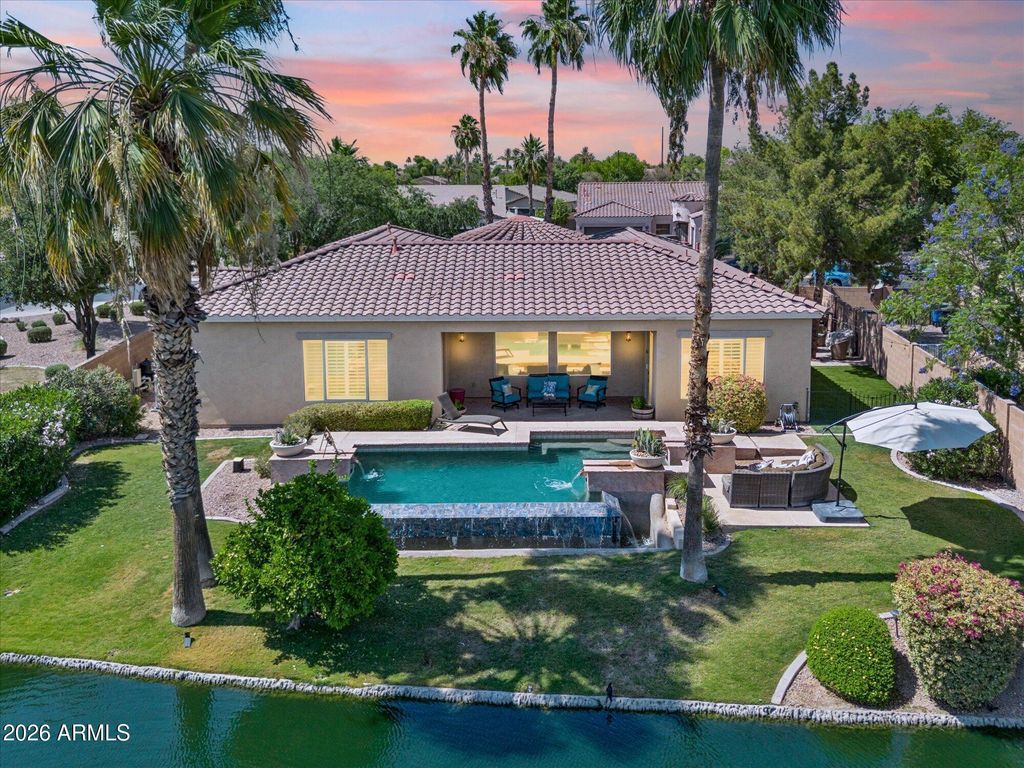 Photo of 837 E Torrey Pines Place, Chandler, AZ 85249 (MLS # 7028010)