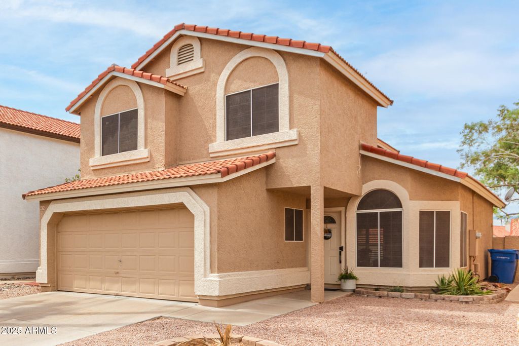 Photo of 426 N Cobblestone Street, Gilbert, AZ 85234 (MLS # 6911151)